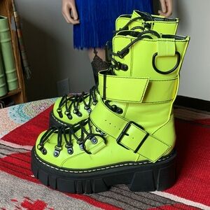 Club Exx Dolls Kill Low Traitor Neon Yellow Vegan Platform Combat Boots 7 M EUC